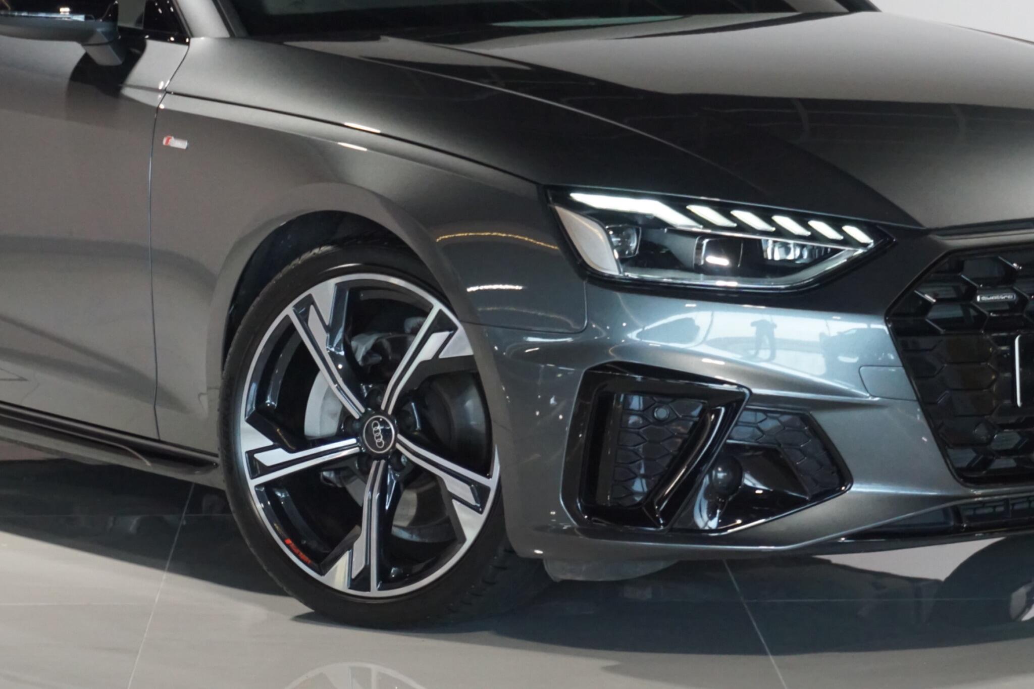 Audi A4 2.0 TDI 40 Black Edition Saloon 4dr Diesel S Tronic quattro Euro 6 (s/s) (204 ps)